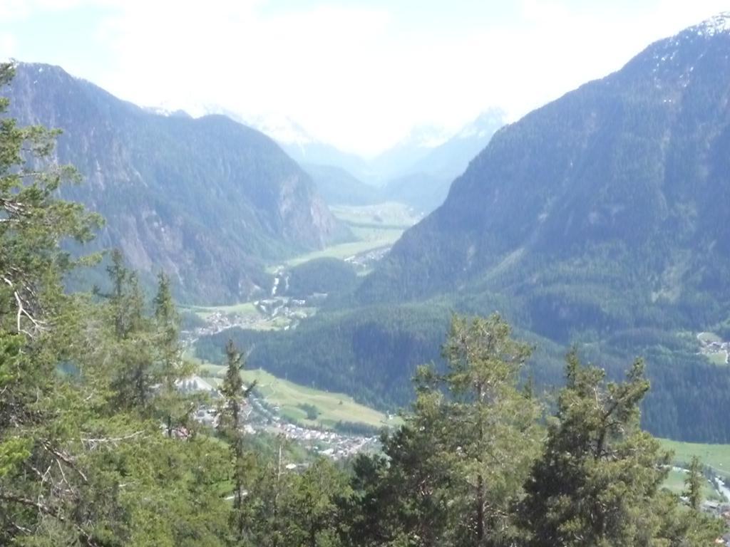 Hôtel Berghaus Drei Tannen à Oetz Extérieur photo