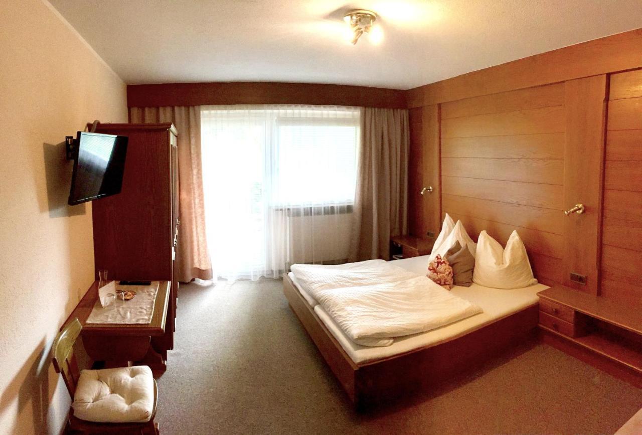 Hôtel Berghaus Drei Tannen à Oetz Extérieur photo